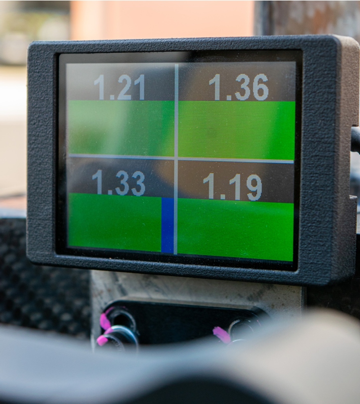 Cockpit Real-Time Pressure & Temperature Display
